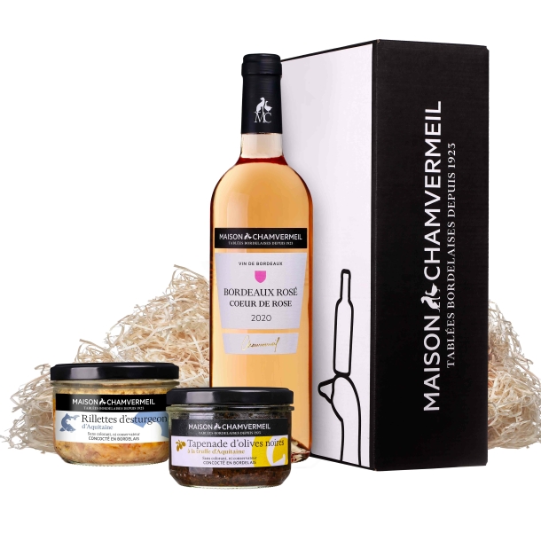 A table avec du Bordeaux Rosé Coffret vin & gastronomie coffret